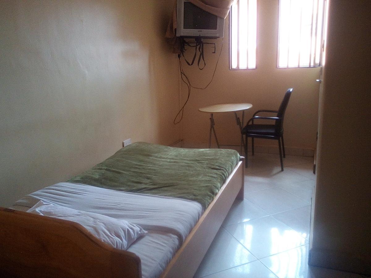 Mamba Hotel Кампала Экстерьер фото