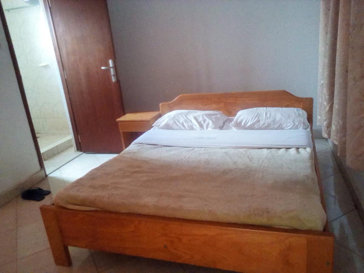 Mamba Hotel Кампала Экстерьер фото